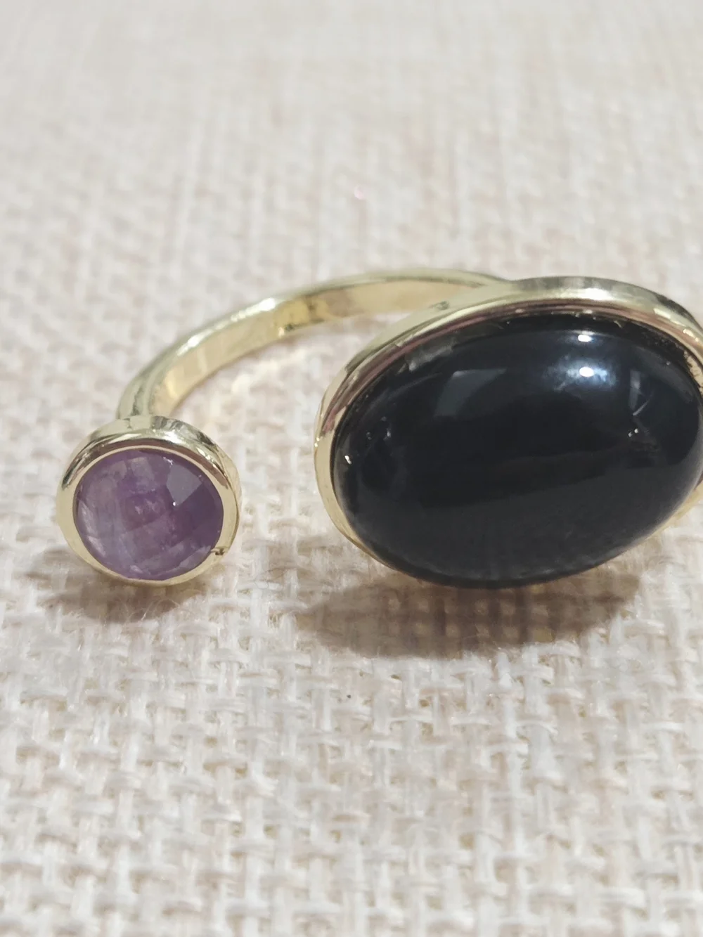 Gold Oval Onyx and Amethyst Stone Floater Ring - Picture 3 of 5